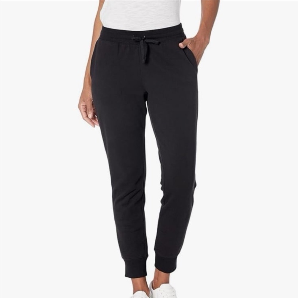 Women’s Everyday Joggers!  Great condition!